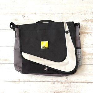 Nikon Black and Gray Messenger Bag Computer Shoulder Bag 14x11x5in